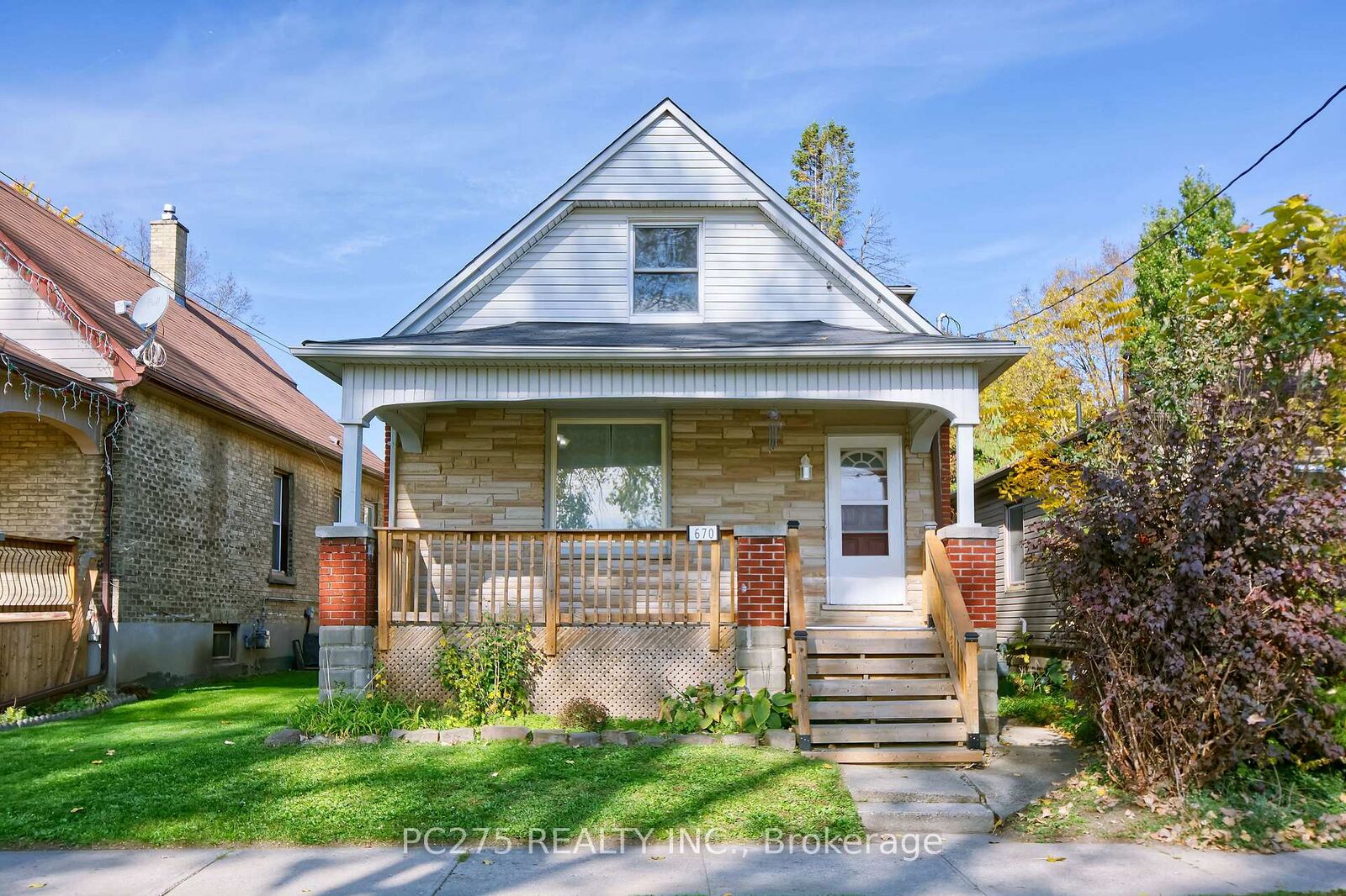Property Photo:  670 Trafalgar Street  ON N5Z 1E4 