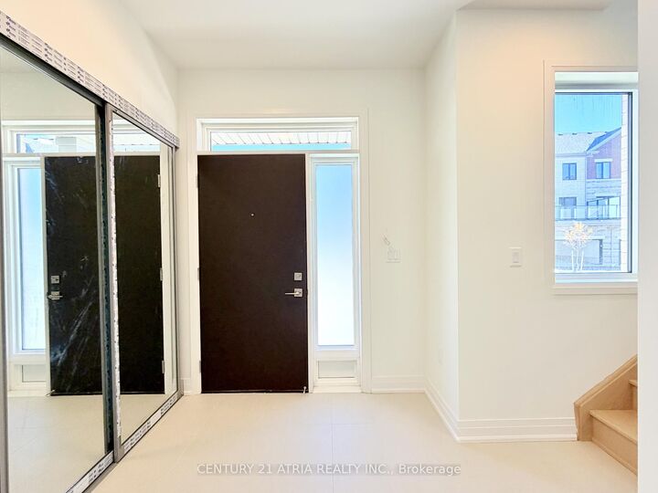 Property Photo: 47 Grimsby Lane ON L4S 0R1