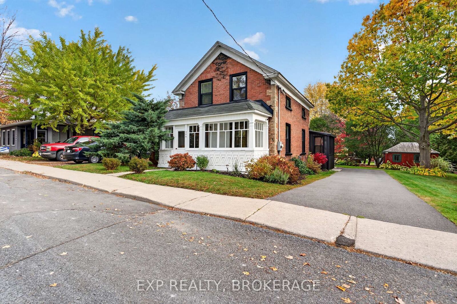Property Photo:  346 Russell Street  ON K0E 1T0 