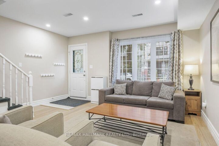 Property Photo:  82 Kimberley Avenue  ON M4E 2Z5 