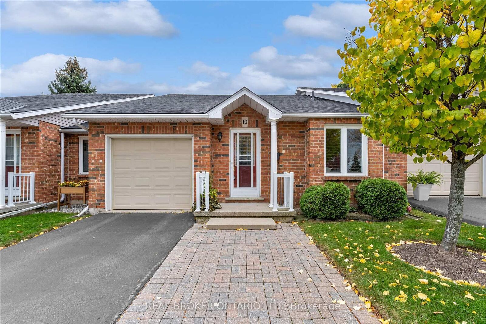 Property Photo:  60 Rice Avenue 10  ON L9C 7S3 