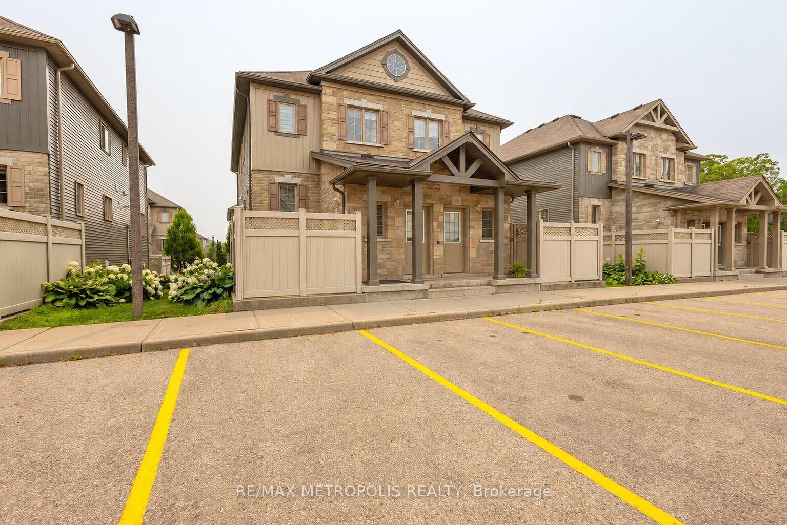 Property Photo:  931 Glasgow Street 30A  ON N2N 0B6 