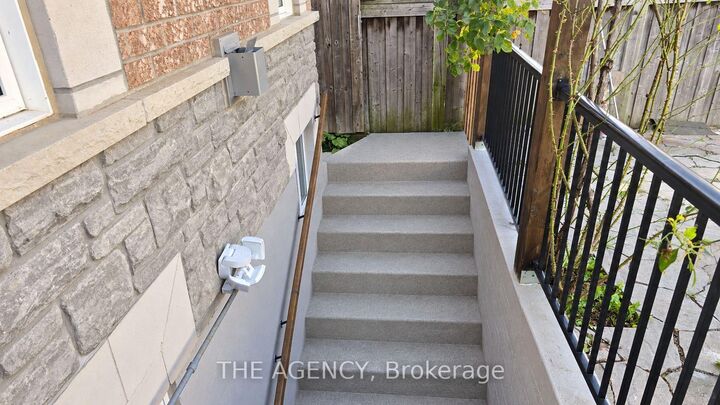 Property Photo:  120 Valley Vista Drive  ON L6A 0Z3 