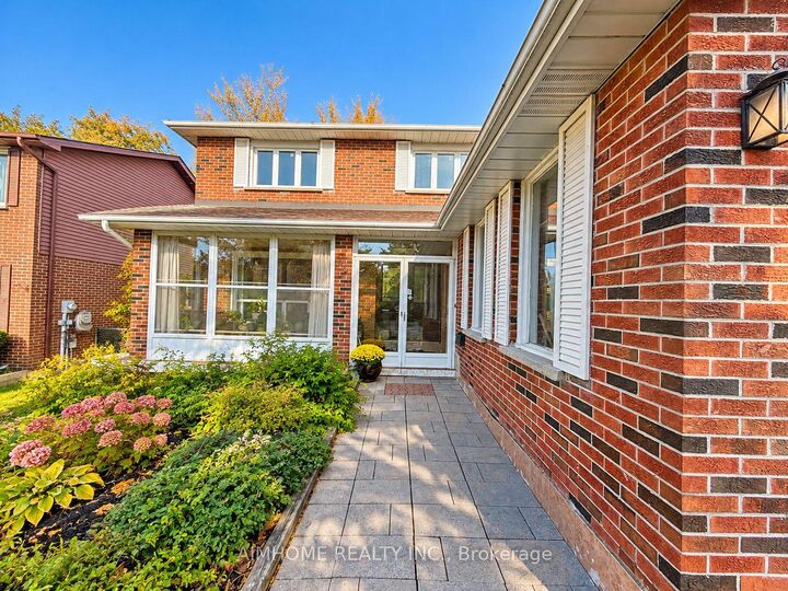 Property Photo:  46 Chalet Road  ON M2J 3V4 