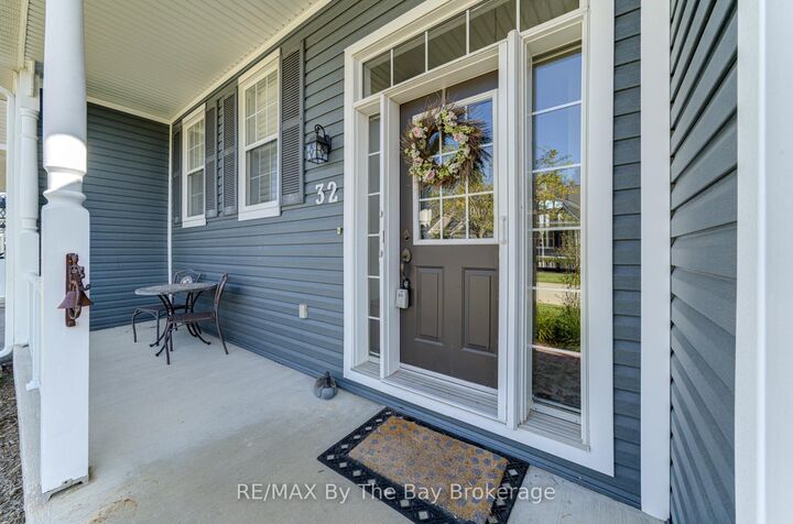Property Photo:  32 Green Briar Drive  ON L9Y 5H9 