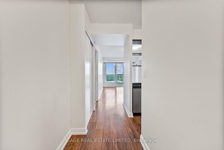 Property Photo:  151 Village Green Square 1501  ON M1S 0K5 
