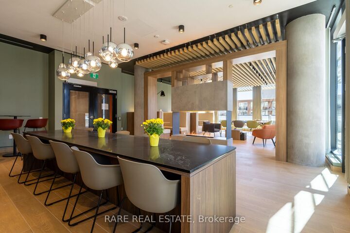 Property Photo:  235 Ballioll Street 902  ON M4S 1C7 