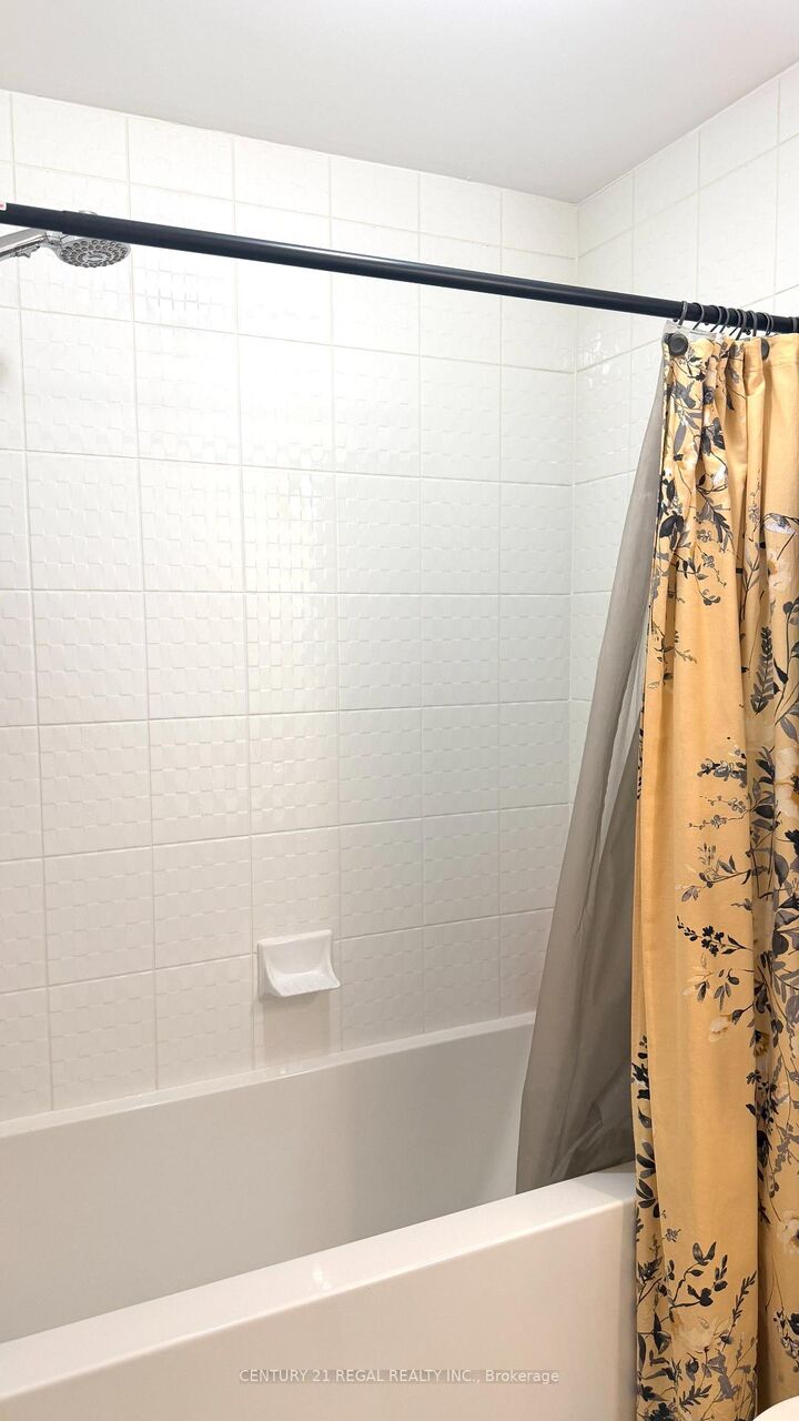 Property Photo:  62 Leeson Street  ON L9W 7P9 