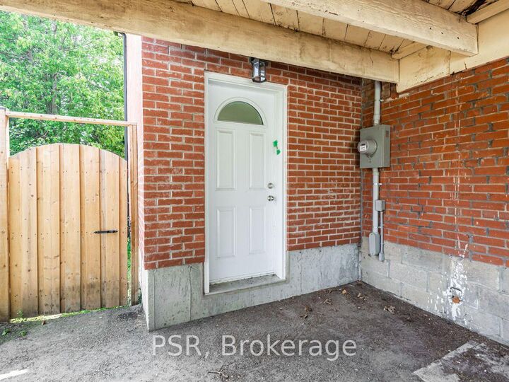 Property Photo: 41 Fairholme Avenue Bsmt ON M6B 2W7