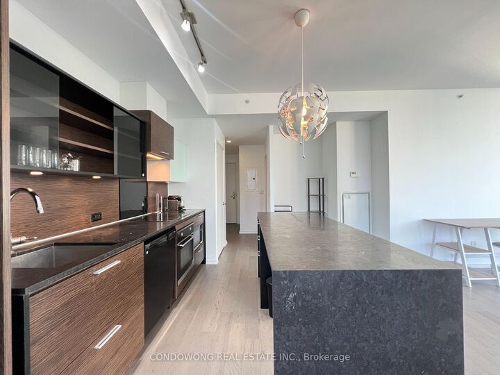 Property Photo:  75 St Nicholas Street 908  ON M4Y 0A5 