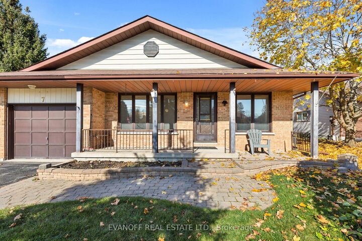 Property Photo: 7 Janlisda Drive ON K0M 1N0