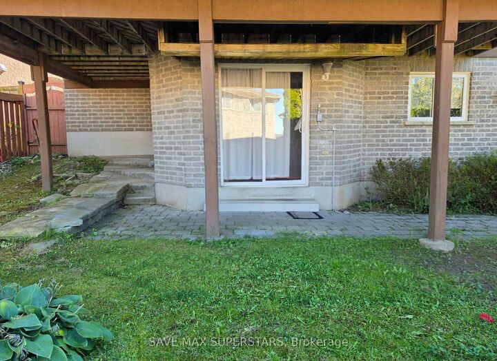 Property Photo:  4 Black Ash Trail Lower  ON L4N 2S2 