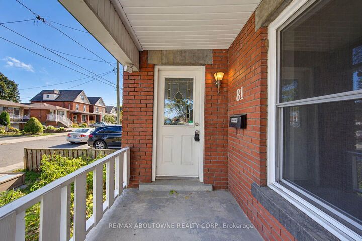 Property Photo:  81 Glendale Avenue N  ON L8L 7J6 