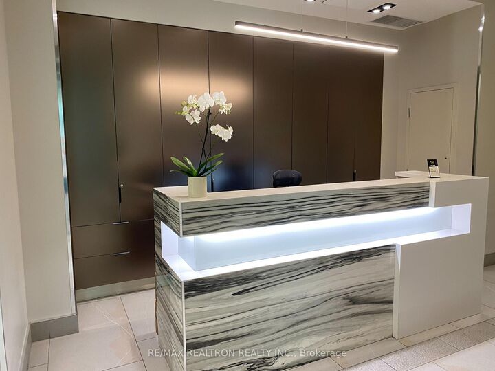 Property Photo:  400 Wellington Street W 804  ON M5V 0B5 