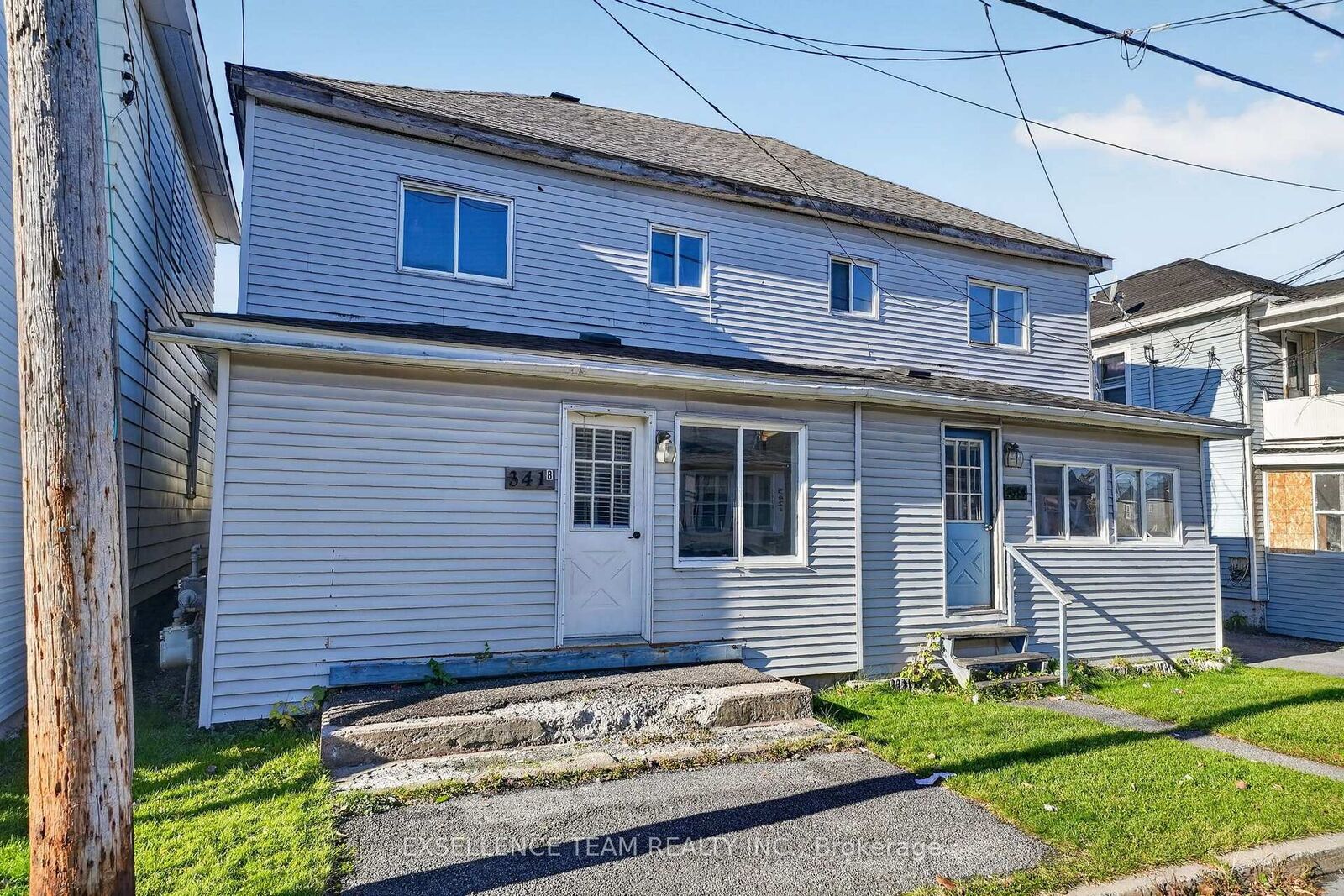 Property Photo:  341-A-B Prince Arthur Street  ON K6H 4P1 