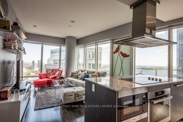Property Photo:  8 The Esplanade N/A 2911  ON M5E 0A6 