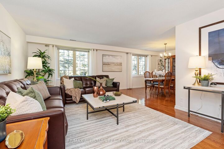 Property Photo:  25 Captain Rolph Boulevard  ON L3P 2P7 