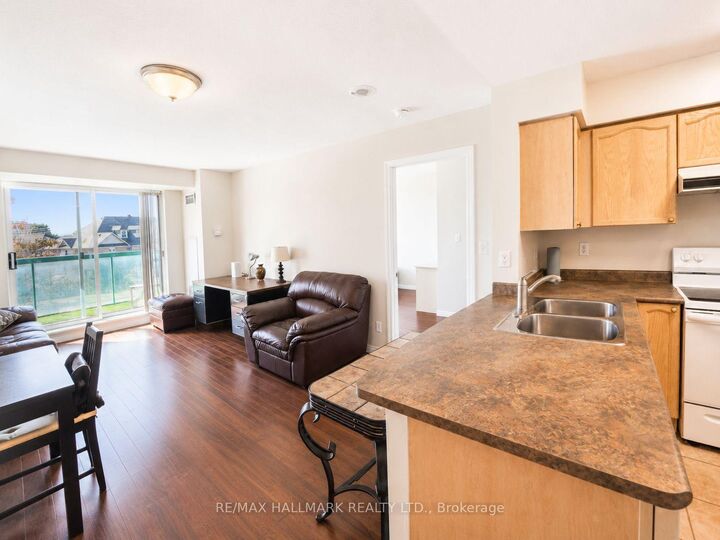 Property Photo:  3 Ellesmere Street 215  ON L4B 4N2 
