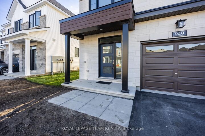 Property Photo:  949 Locomotion Lane  ON K2V 0V4 