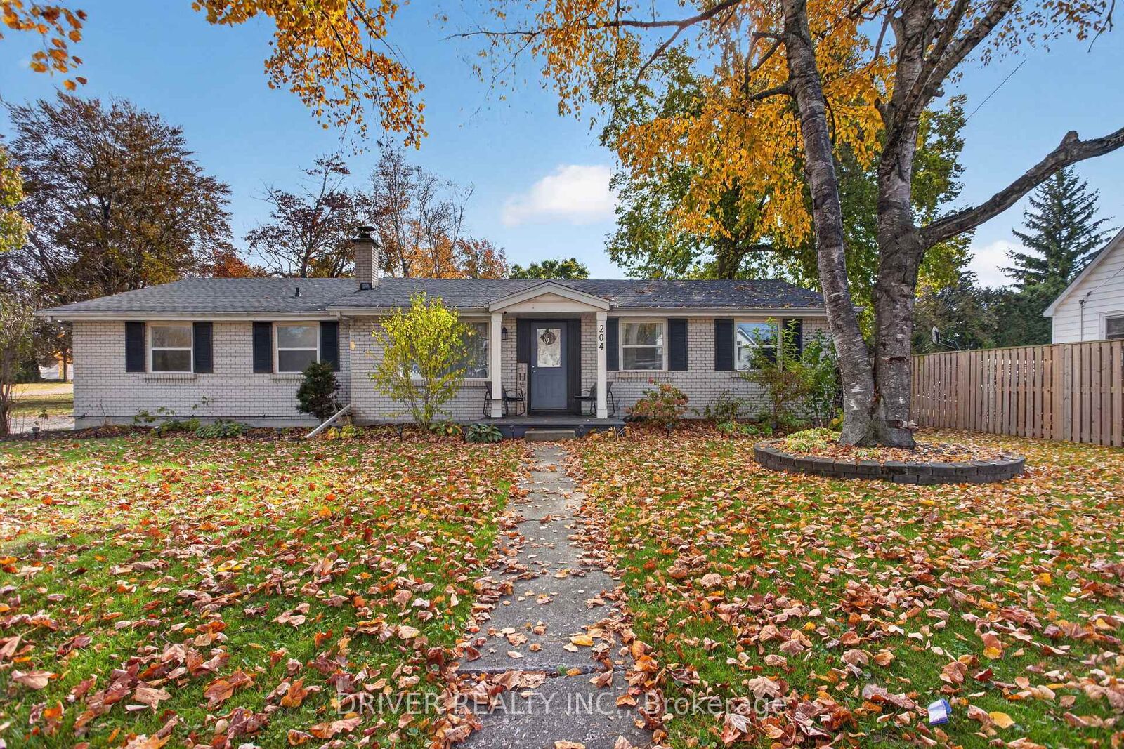 Property Photo:  204 Main Street  ON N0L 2P0 