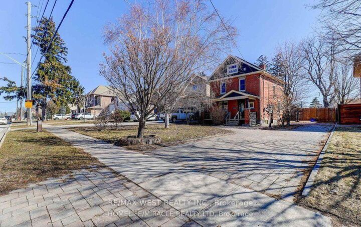 Property Photo:  8243 Kipling Avenue  ON L4L 2A5 