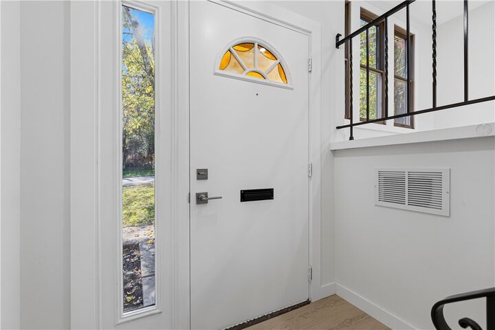 Property Photo: 125 Shenandoah Dr PA 15235
