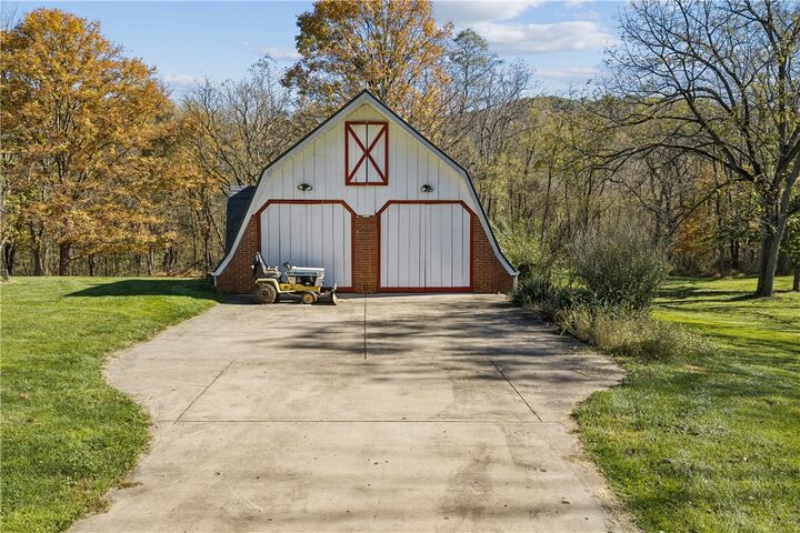 Property Photo: 482 Independence Rd PA 15001