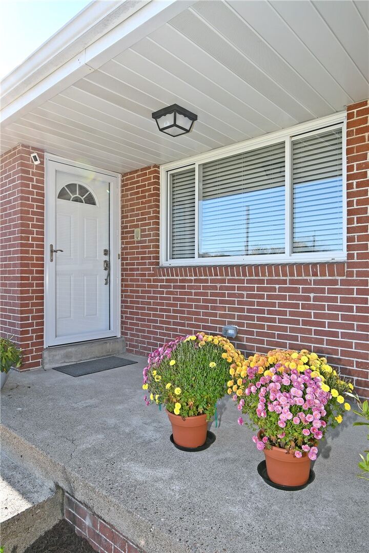Property Photo: 350 Jenny Lynn Drive PA 15108