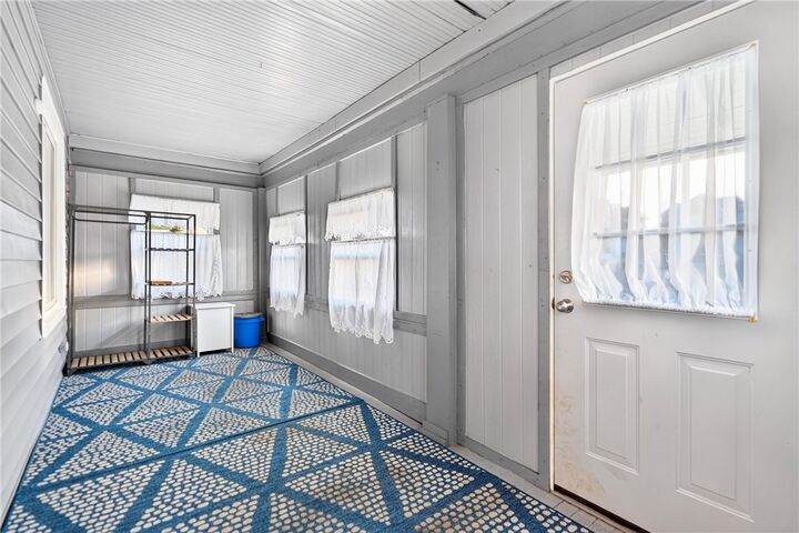 Property Photo:  2025 7th Ave  PA 15010 
