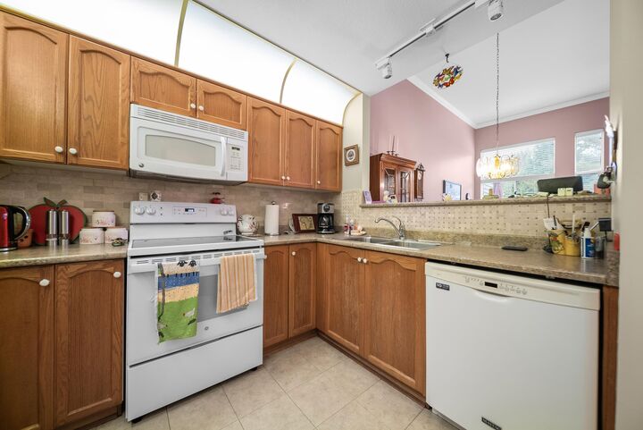 Property Photo:  11605 227th Street 510  BC V2X 2L6 