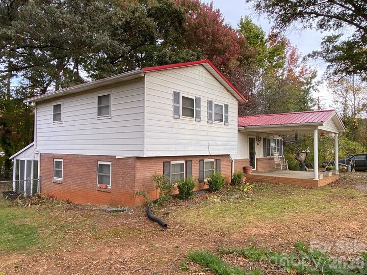 Property Photo: 1737 Triangle Circle None NC 28037