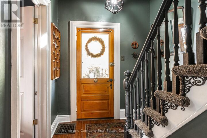 Property Photo:  133 Rebecca Street  ON N5A 3P4 