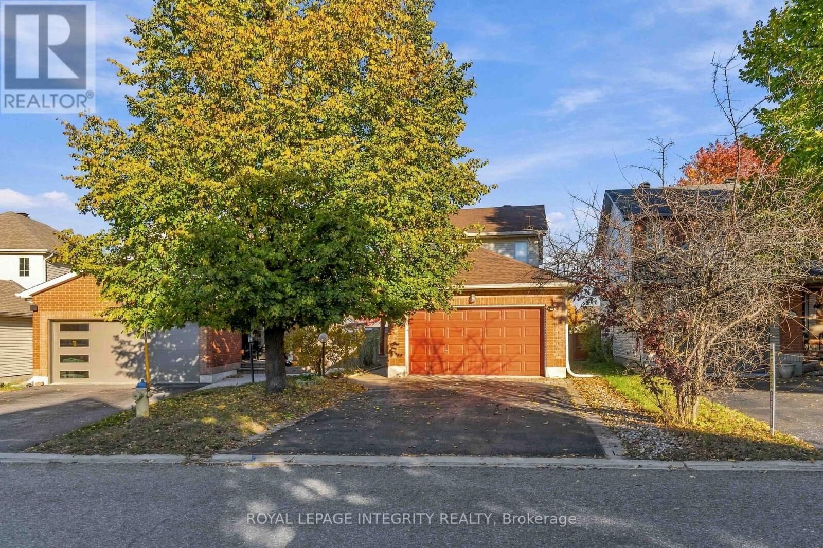 Property Photo:  43 Burntwood Avenue  ON K2J 4P3 