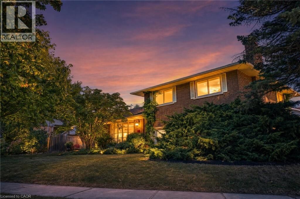 Property Photo:  517 Rosedale Crescent  ON L7N 2S7 
