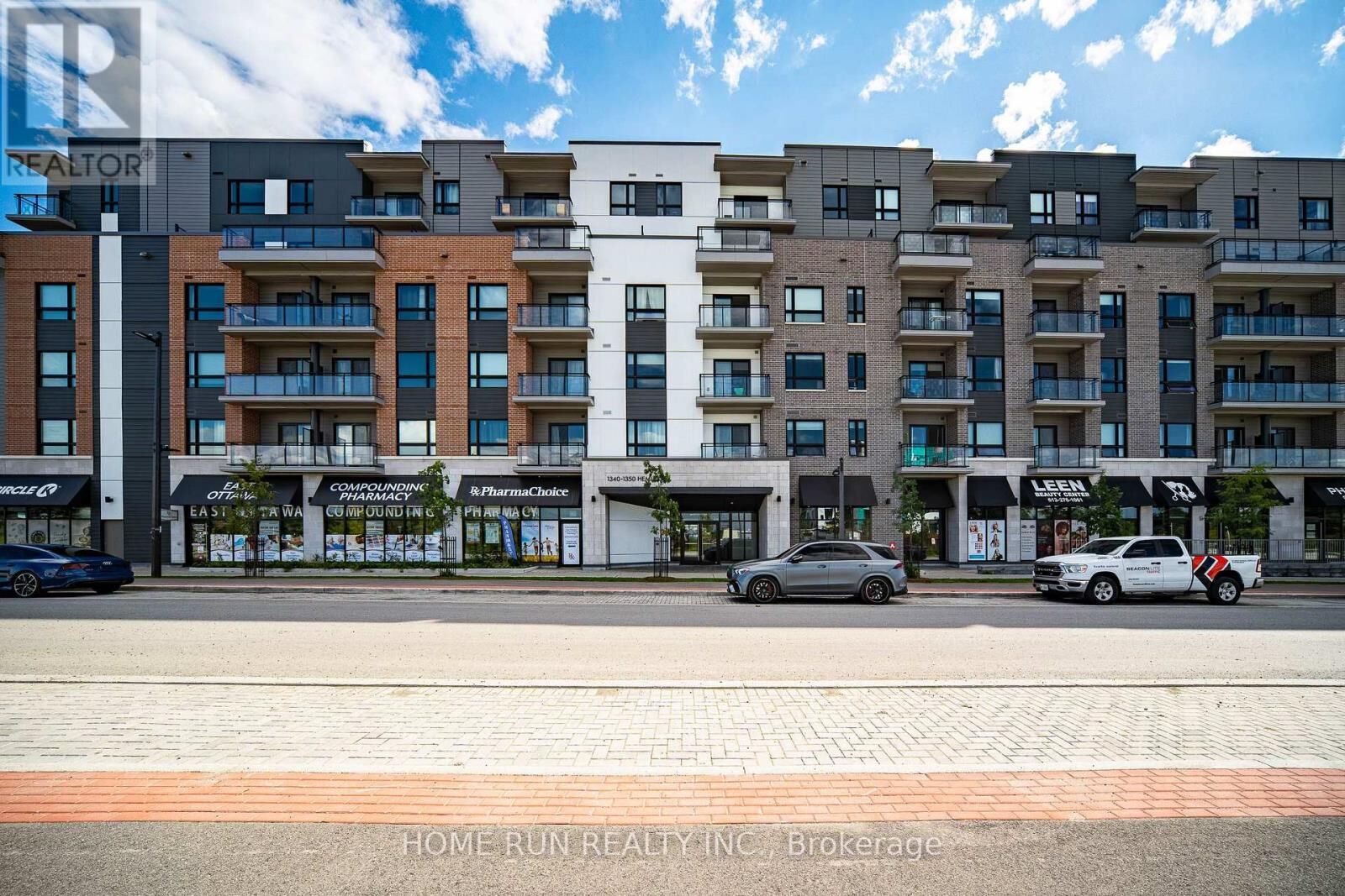 Property Photo:  1350 Hemlock Road 320  ON K1K 5C2 