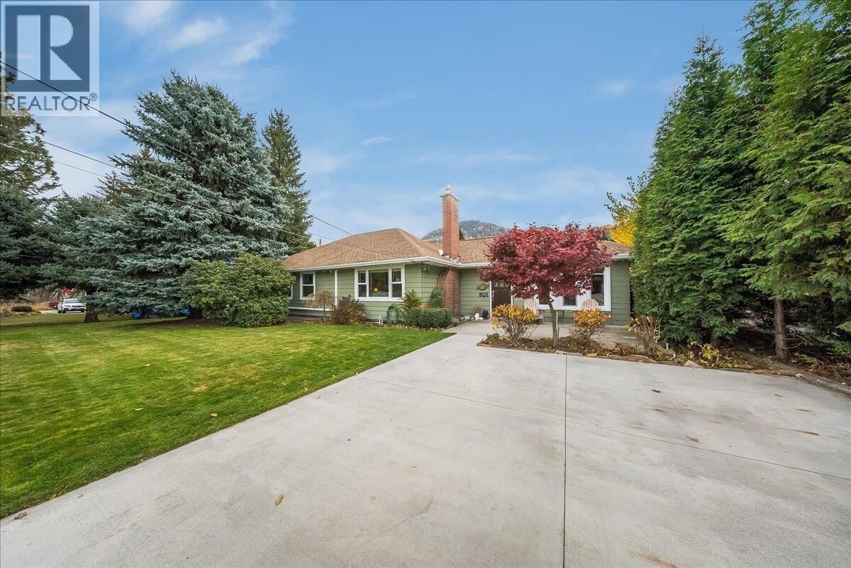 Property Photo: 130 Cambridge Road BC V1R 2J1