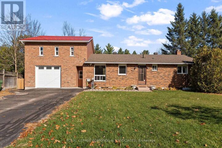 Property Photo: 22 Roy Street ON K8H 3A6