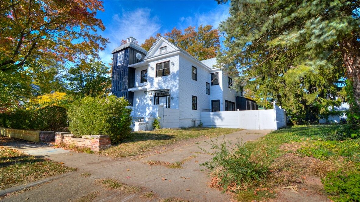 Property Photo:  464 W Decatur Street  IL 62522 