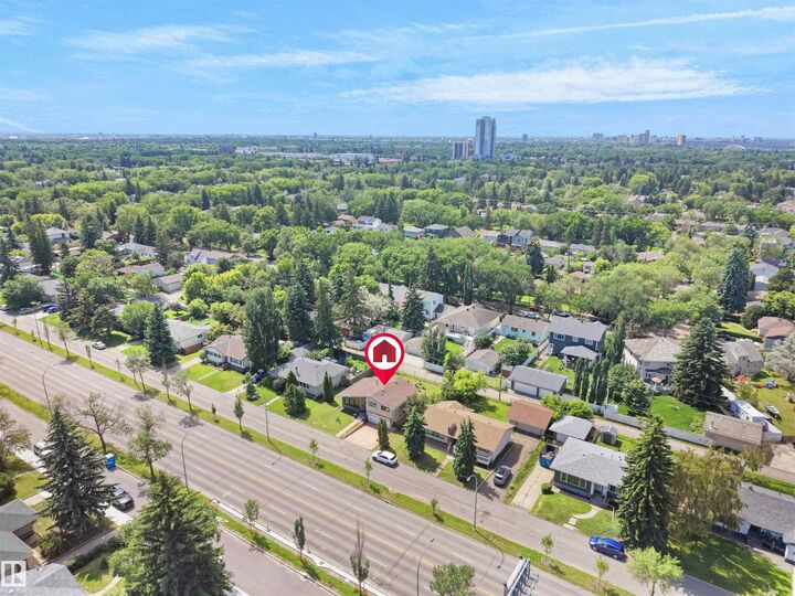 Property Photo:  9256 75 Street NW  AB T6C 2H4 