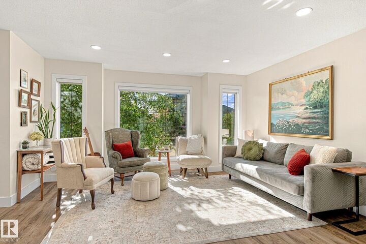 Property Photo:  1908 36 Avenue NW  AB T6T 1S9 