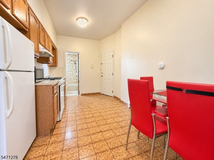Property Photo:  561 Palisade Ave 3D  NJ 07307 