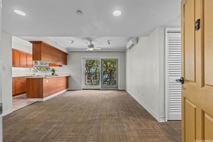 Property Photo: 21 Craigside Place 5E HI 96817