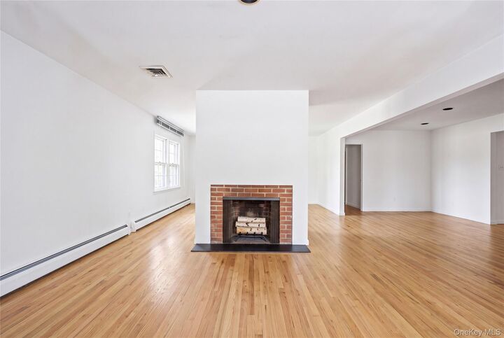 Property Photo:  5395 Netherland Avenue  NY 10471 