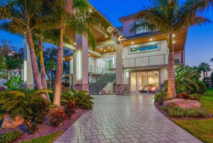 Property Photo: 4508 Harborpointe Drive FL 34668