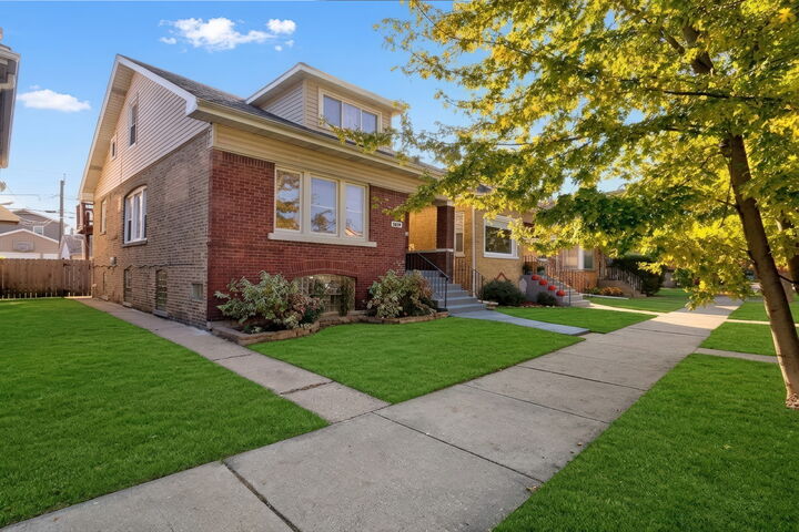 Property Photo: 5839 W Eastwood Avenue IL 60630