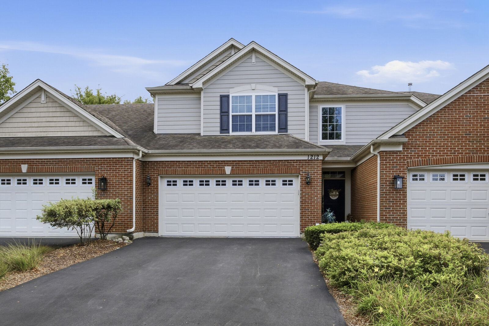 Property Photo: 1212 Betsy Ross Place IL 60490