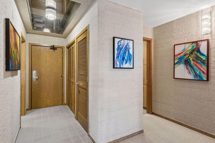 Property Photo:  1235 Yale Place 1201  MN 55403 