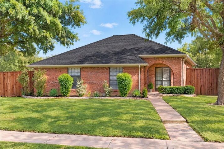 Property Photo:  2910 Baron Drive  TX 75040 