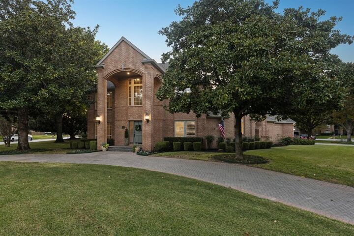 Property Photo:  300 Gregg Court  TX 76092 