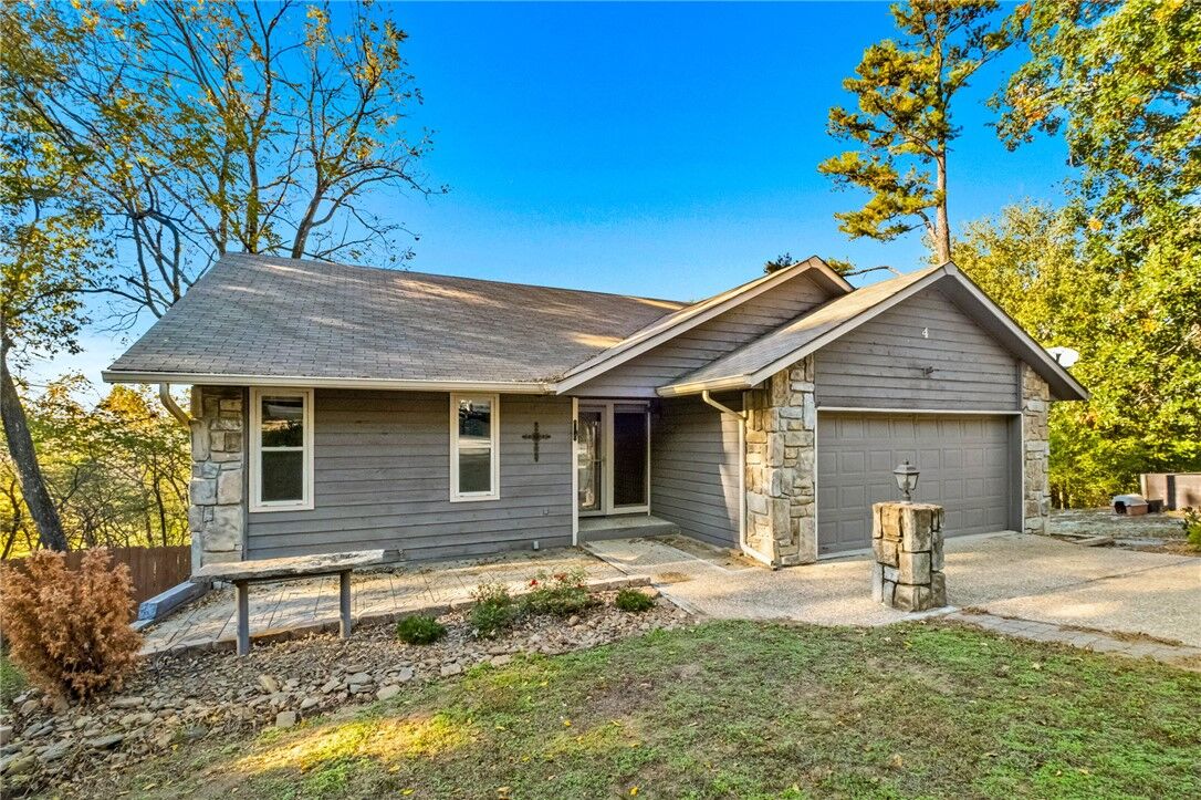 Property Photo:  4 Islip Lane  AR 72714 